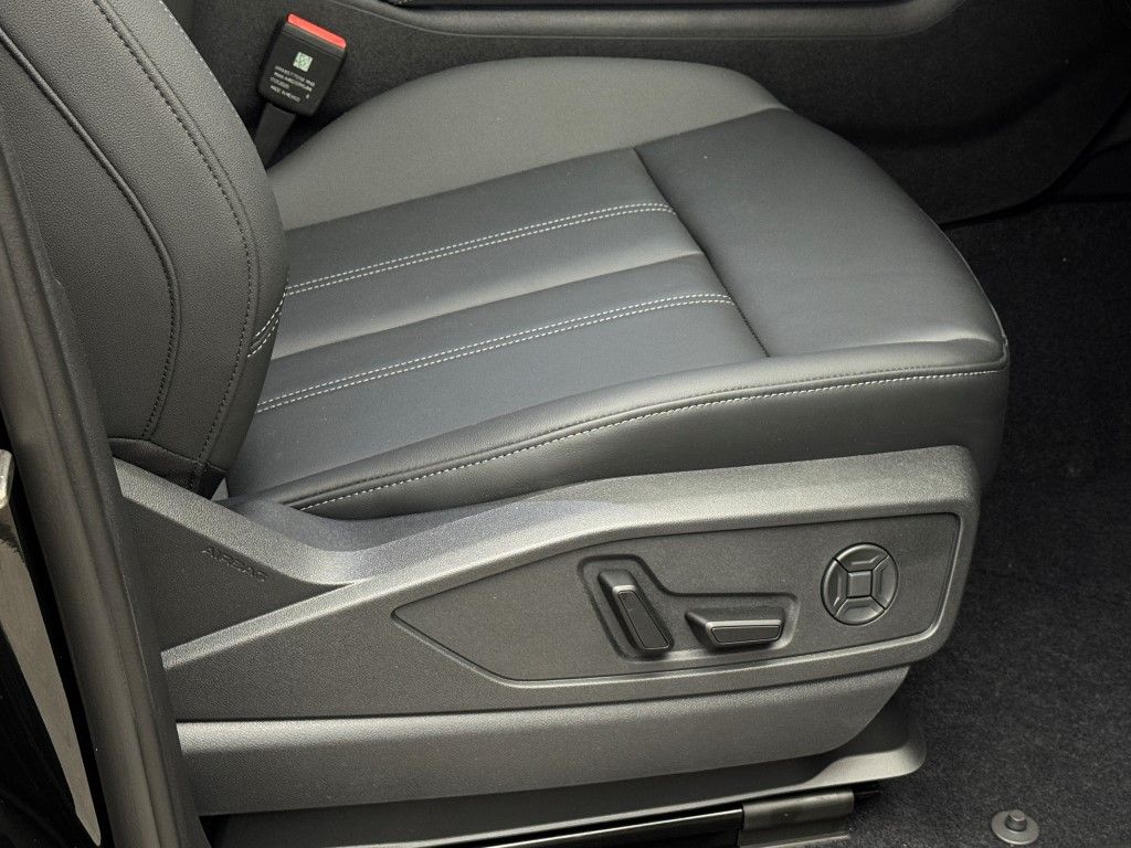 2025 Audi Q5 Premium 13