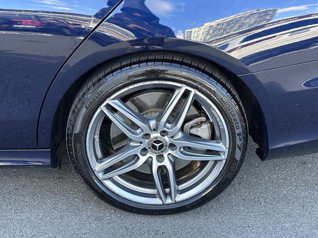 Thumbnail: 2019 Mercedes-Benz E-Class - 14