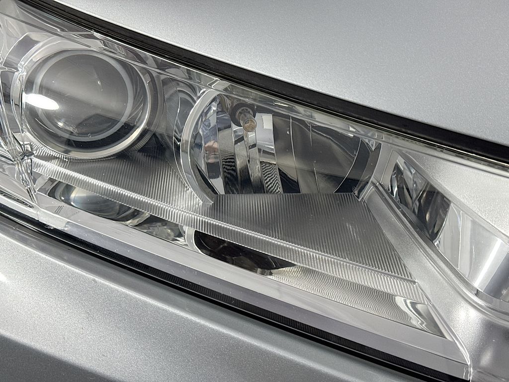 Used Car 2018 Toyota Highlander  Xle For Sale Under $25,000 In Austin, Texas