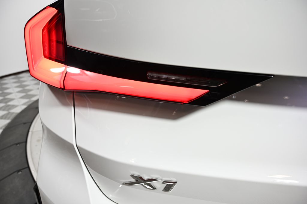 Thumbnail: 2026 BMW X1 - 11