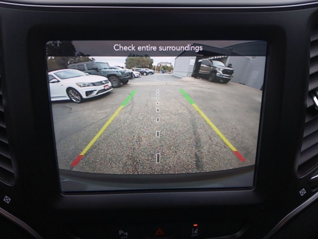 Used Car 2021 Jeep Cherokee  Latitude Lux For Sale Under $25,000 In Austin, Texas