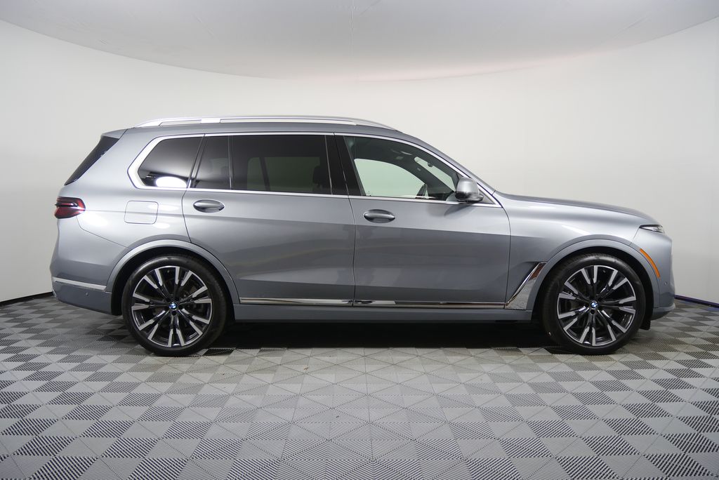 Thumbnail: 2023 BMW X7 - 2