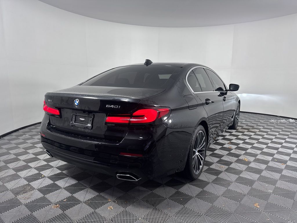 Thumbnail: 2023 BMW 5 Series - 5