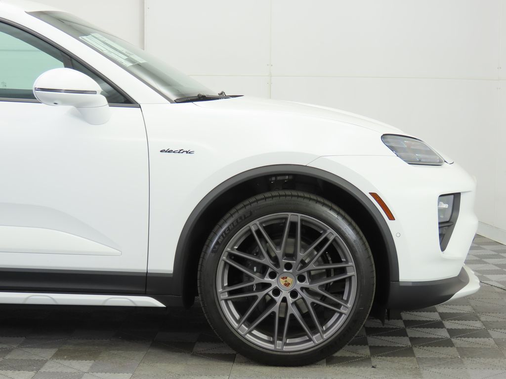 Thumbnail: 2025 Porsche Macan - 11