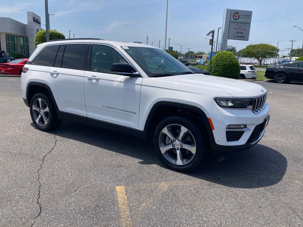 New 2024 White Jeep 4xe image 8