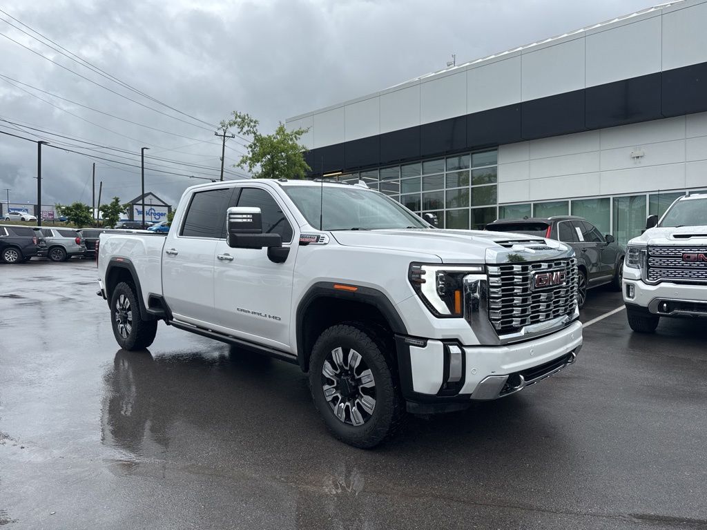 2024 GMC Sierra 4WD Crew Cab Standard Box Denali's photo