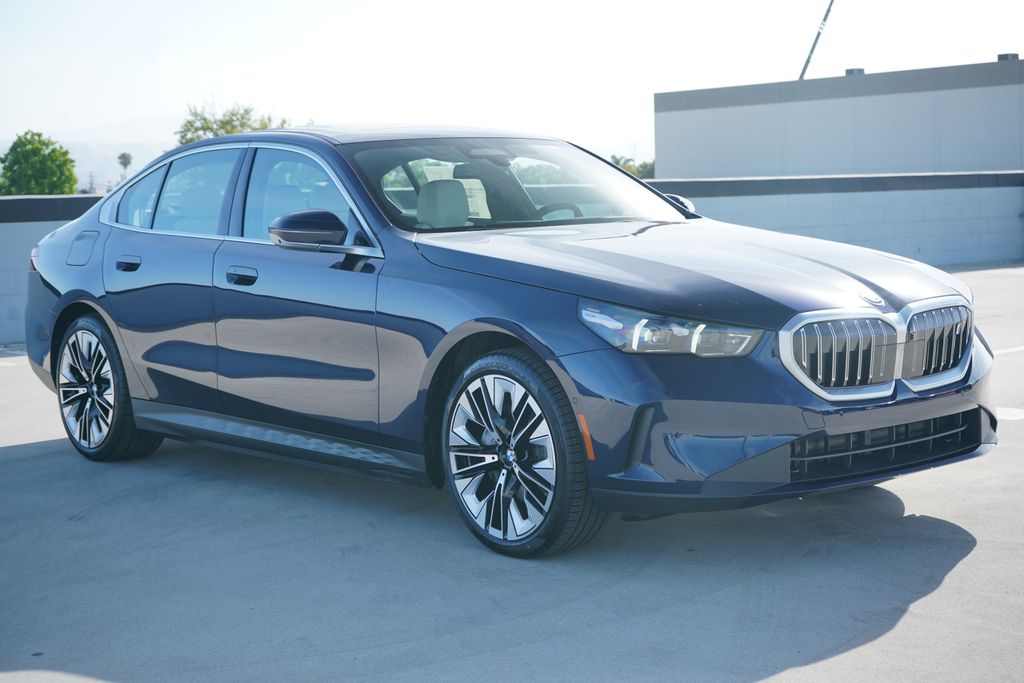 Thumbnail: 2026 BMW i5 - 3