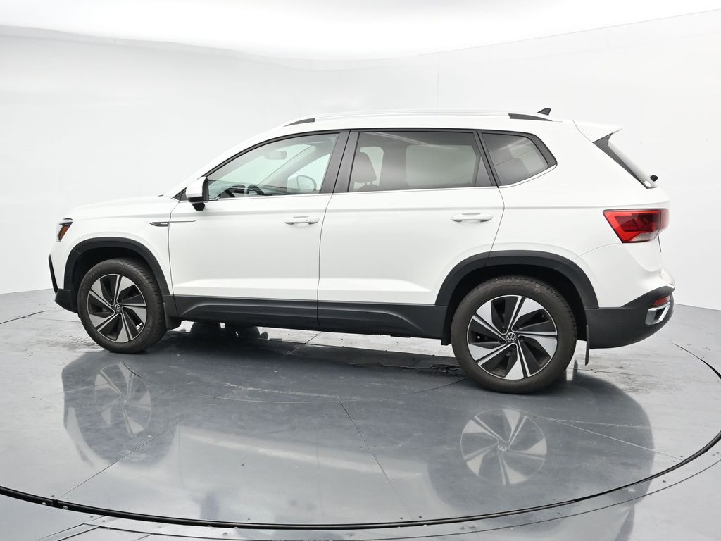 Used 2023 White Volkswagen 1.5T SE image 5