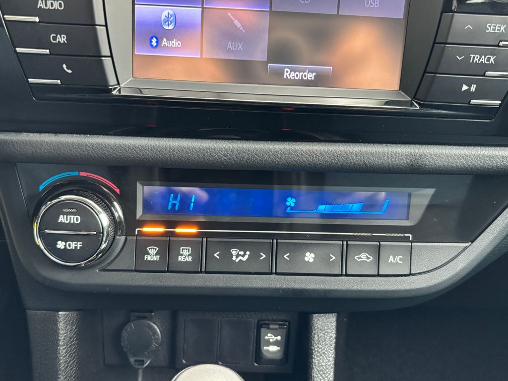 Thumbnail: 2016 Toyota Corolla - 16