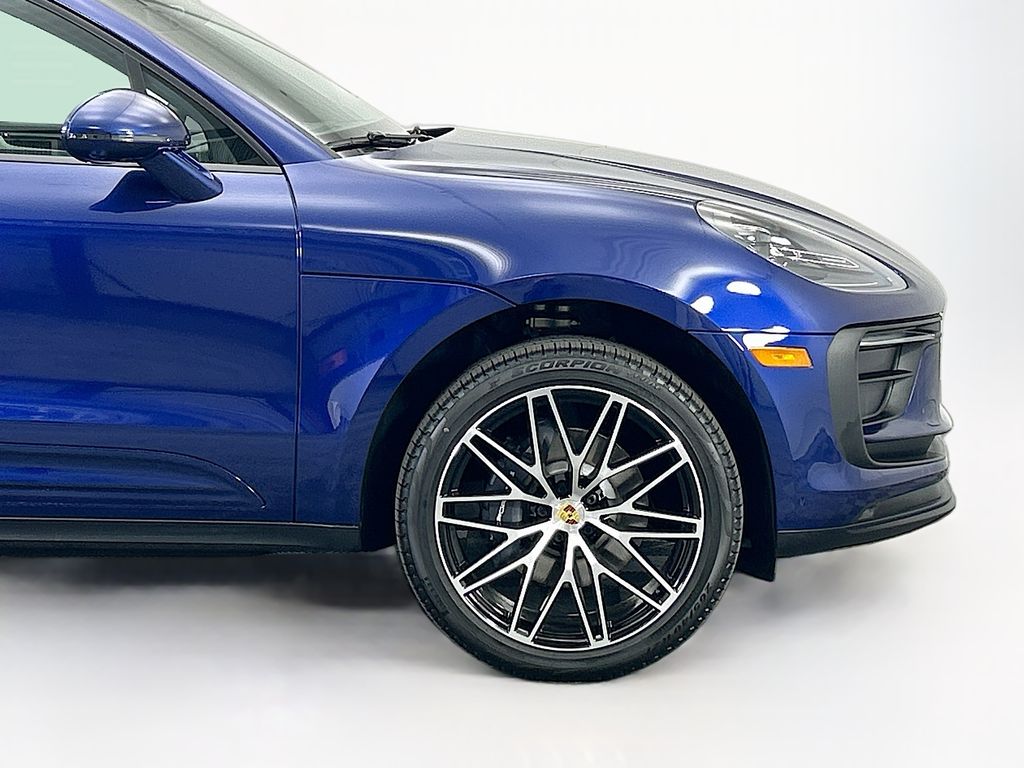 Thumbnail: 2026 Porsche Macan - 11