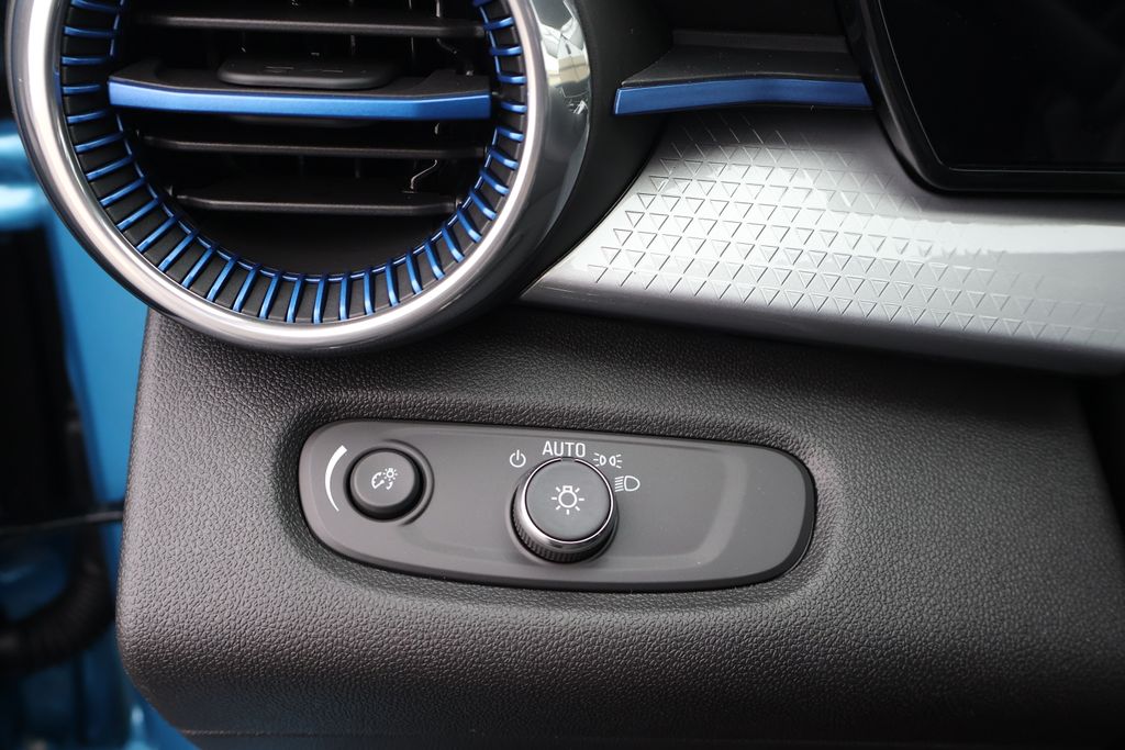 Thumbnail: 2026 Chevrolet Trax - 19