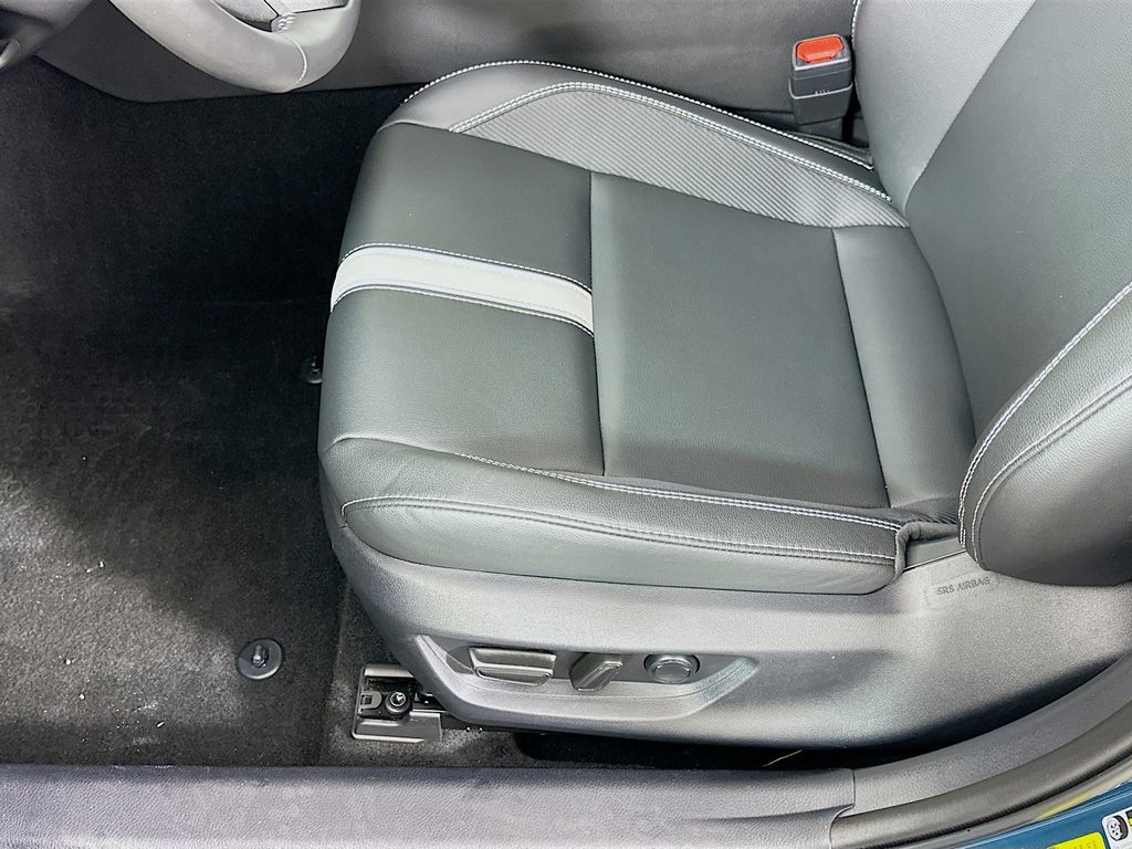 Thumbnail: 2025 Toyota Camry - 19