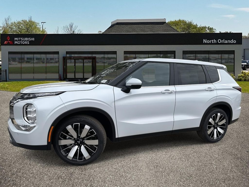 2026 Mitsubishi Outlander SE