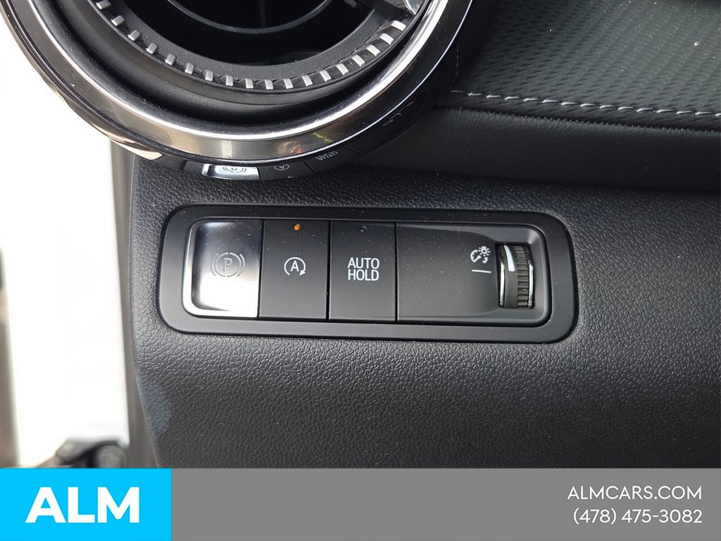 Used 2025 White Chevrolet LT image 25