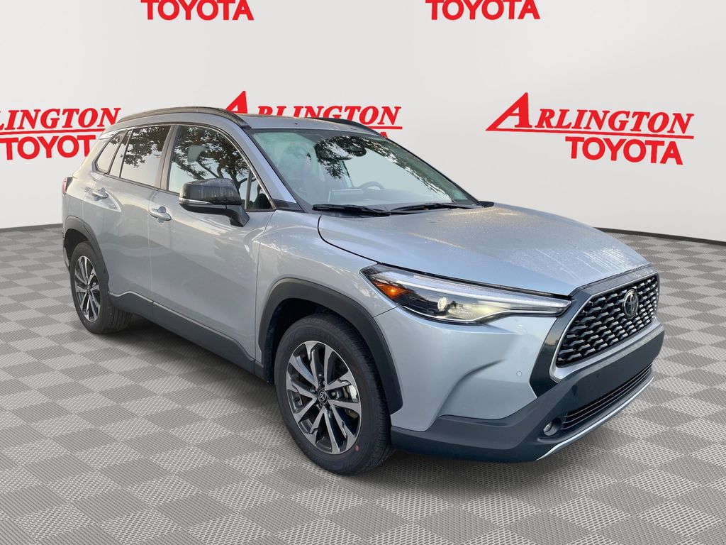 2025 Toyota Corolla Cross XLE's photo