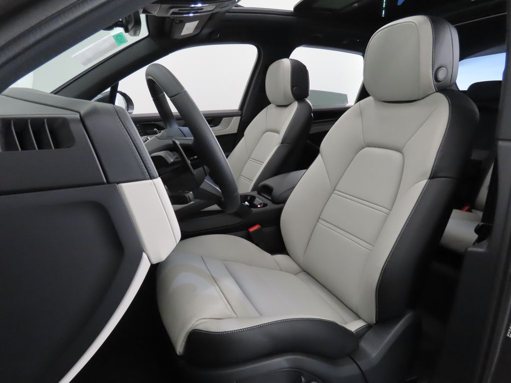 Thumbnail: 2026 Porsche Cayenne - 5