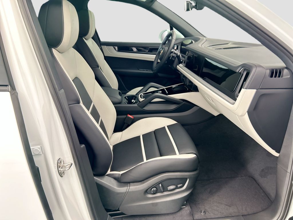 Thumbnail: 2026 Porsche Cayenne - 21