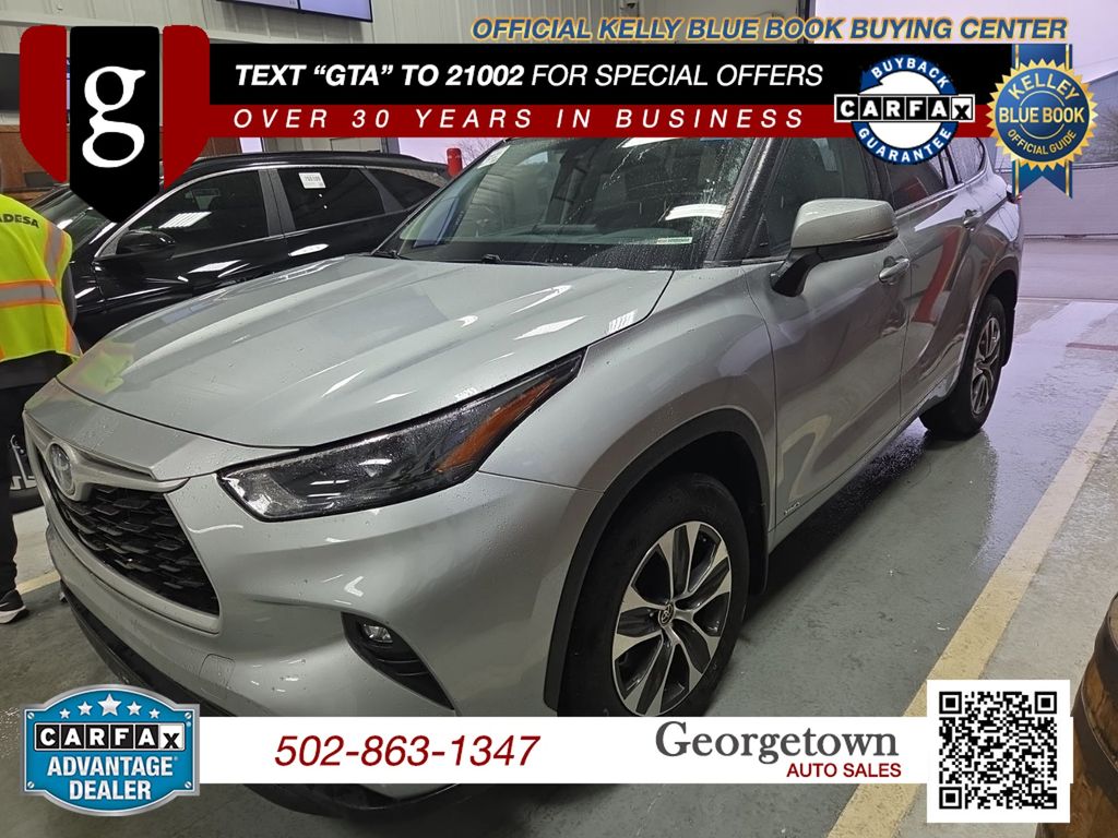 2022 Toyota Highlander Hybrid XLE