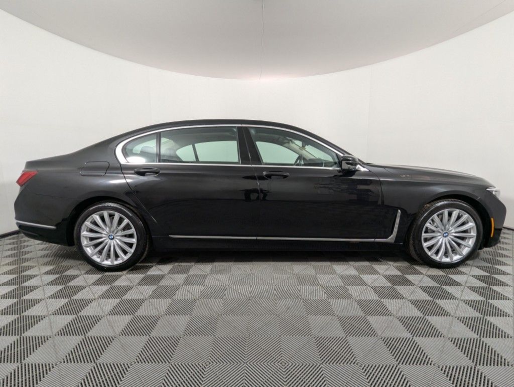 2022 BMW 7-Series 740i xDrive photo