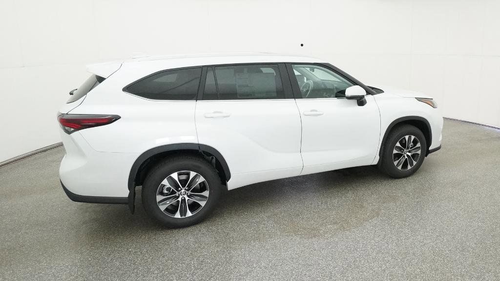 Thumbnail: 2026 Toyota Highlander - 7