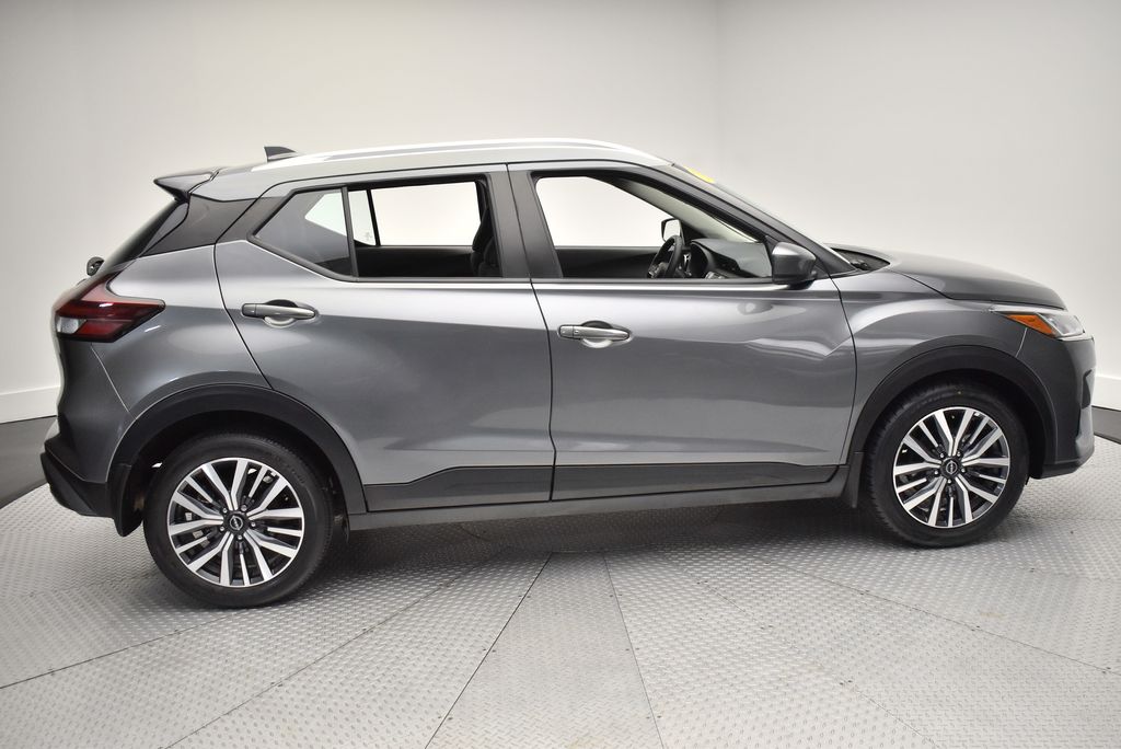 Thumbnail: 2022 Nissan Kicks - 4