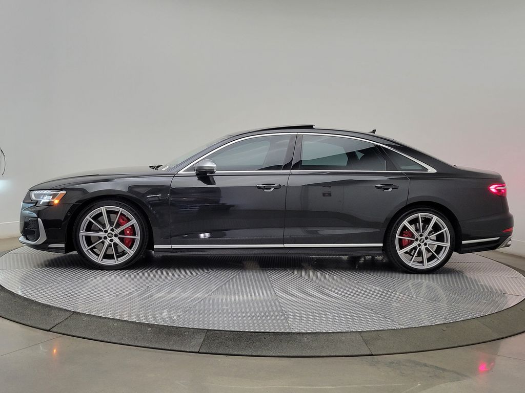 Thumbnail: 2023 Audi S8 - 3