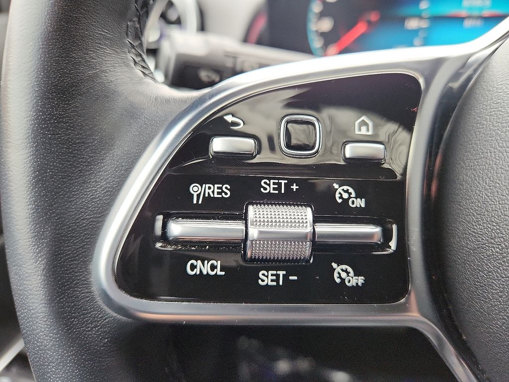 Thumbnail: 2023 Mercedes-Benz EQB - 22