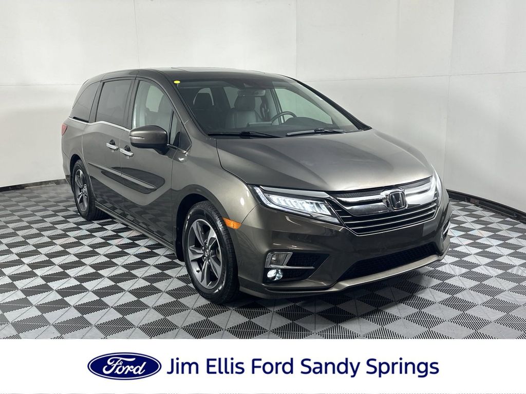 2019 Honda Odyssey Touring 1