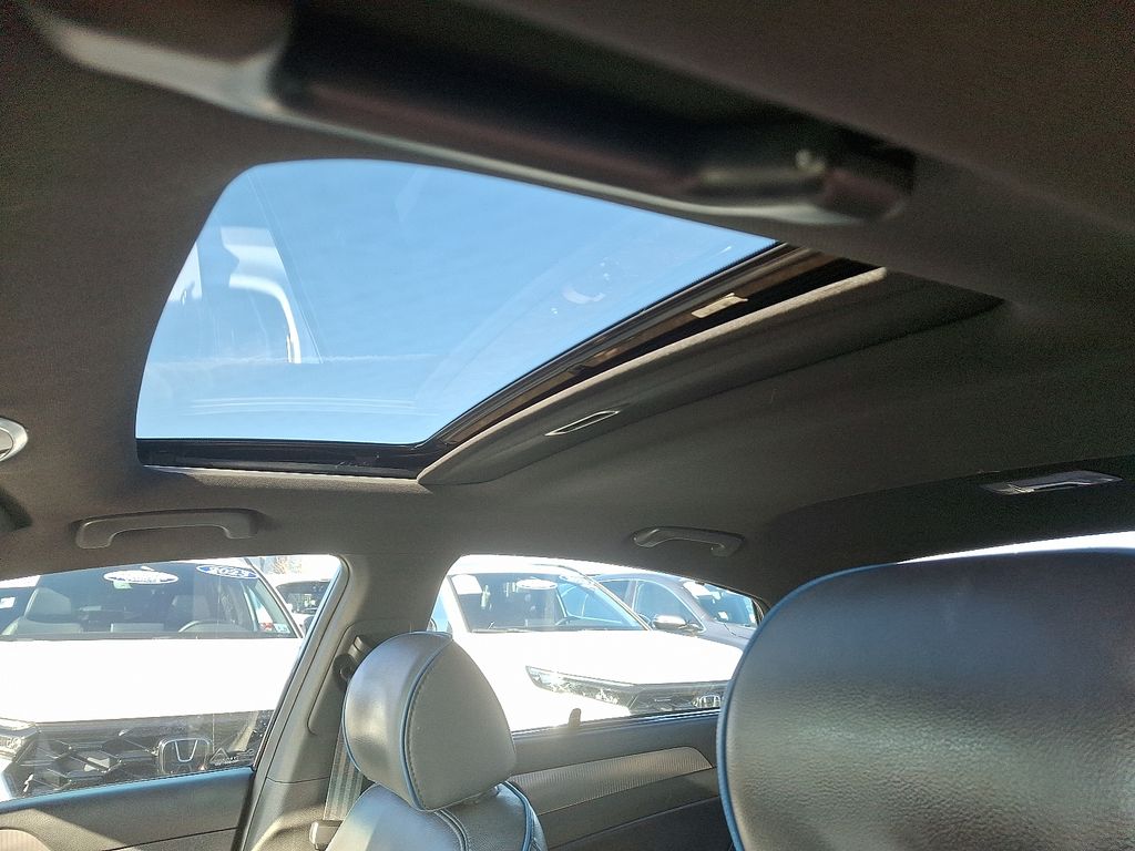 Thumbnail: 2018 Hyundai Sonata - 15