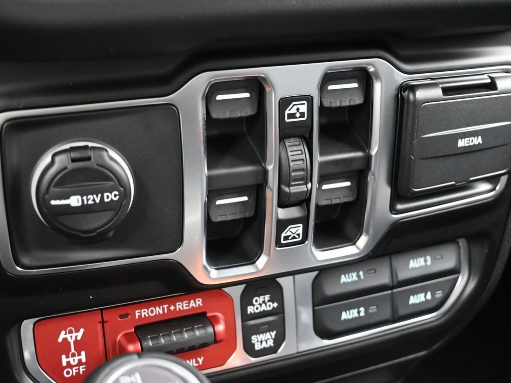 New 2026 Granite Crystal Metallic Clearcoat Jeep Rubicon image 21