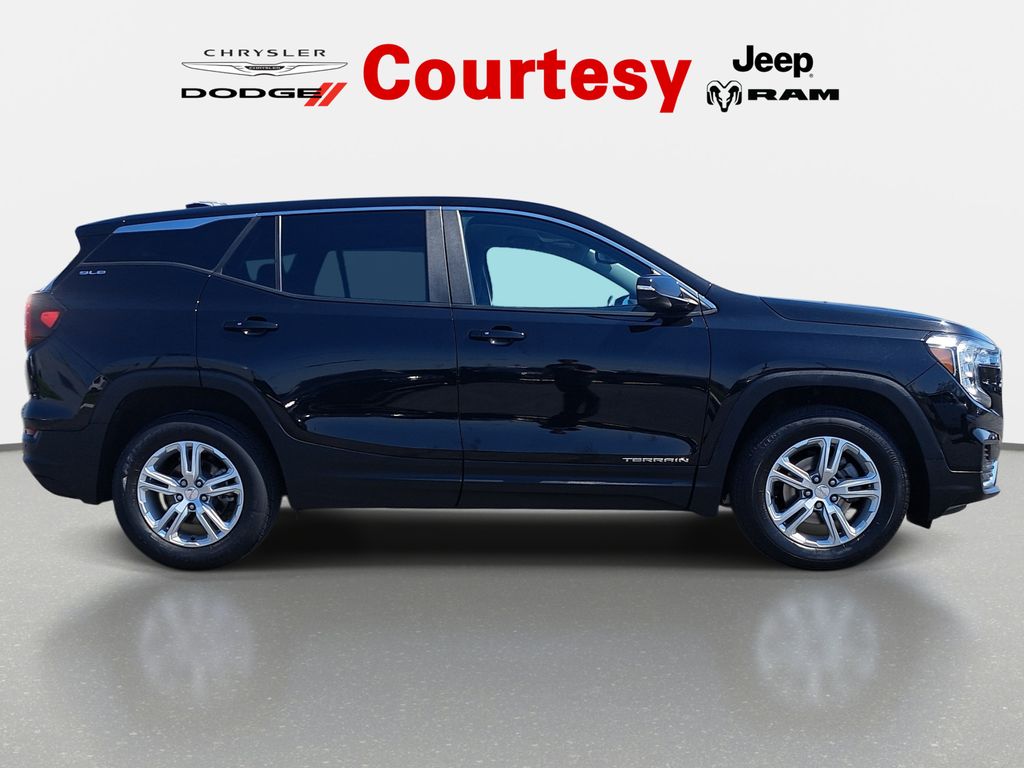 View vehicle photo 4