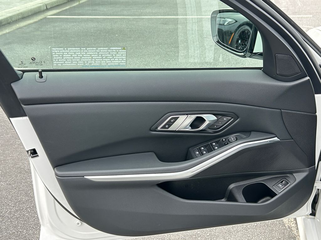 2023 BMW 3 Series 330i 11