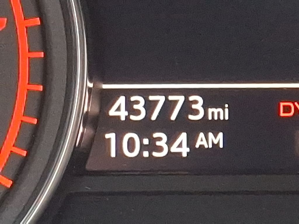 Thumbnail: 2023 Audi SQ5 - 20