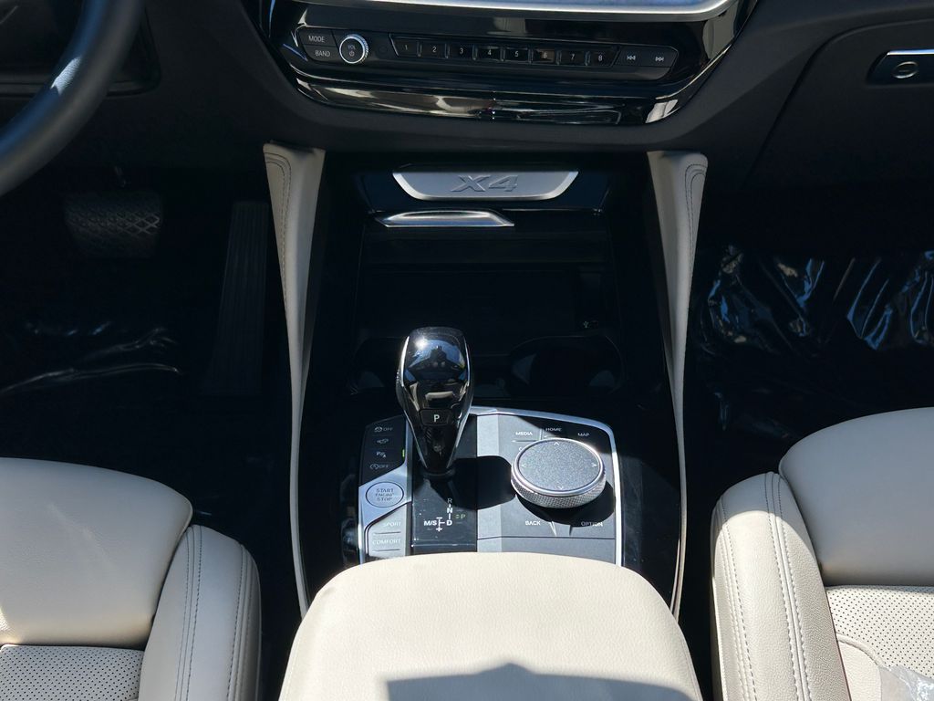 Thumbnail: 2023 BMW X4 - 26