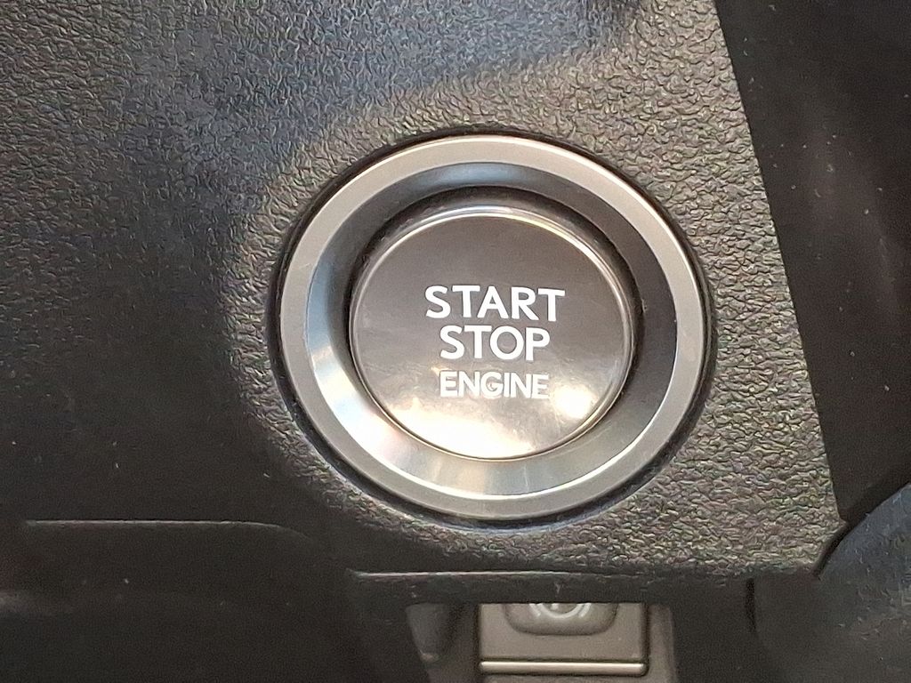 Thumbnail: 2021 Lexus ES - 25