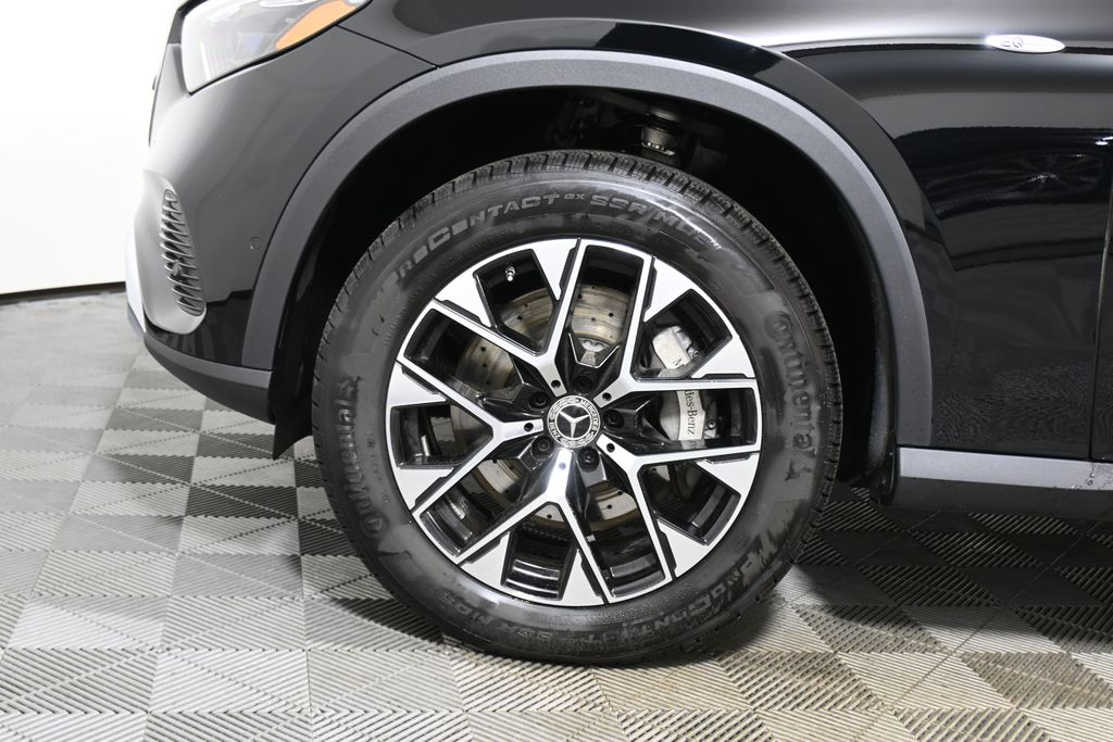 Thumbnail: 2025 Mercedes-Benz GLC - 11