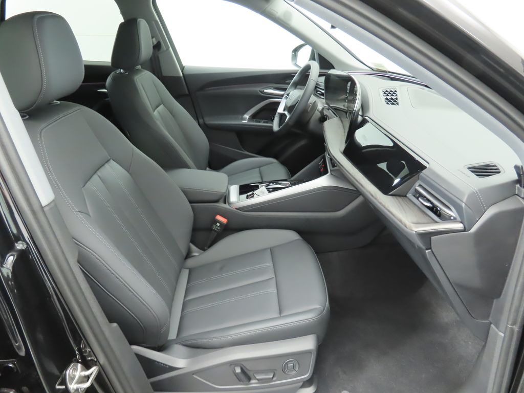 Thumbnail: 2025 Audi Q5 - 21