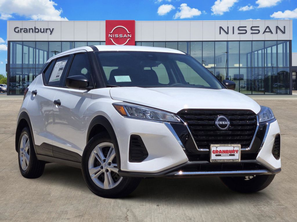 2025 Nissan Kicks Play S FWD