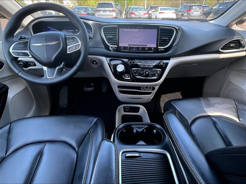 2023 Chrysler Pacifica — photo 22