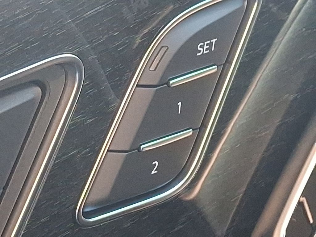 Thumbnail: 2026 Audi Q7 - 20