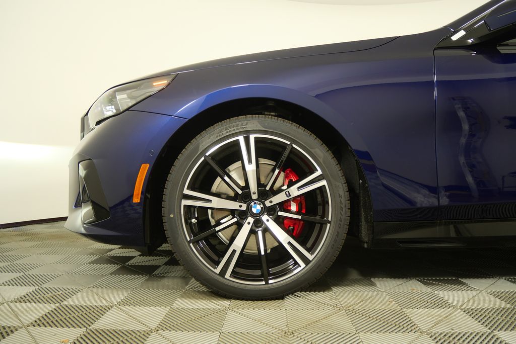 Thumbnail: 2026 BMW 5 Series - 7