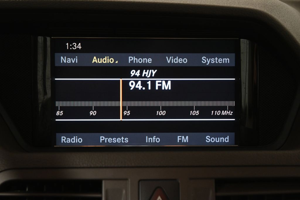 Thumbnail: 2010 Mercedes-Benz E-Class - 20