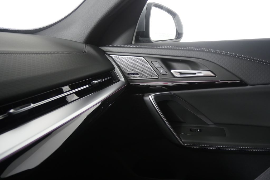 Thumbnail: 2027 BMW X2 - 17