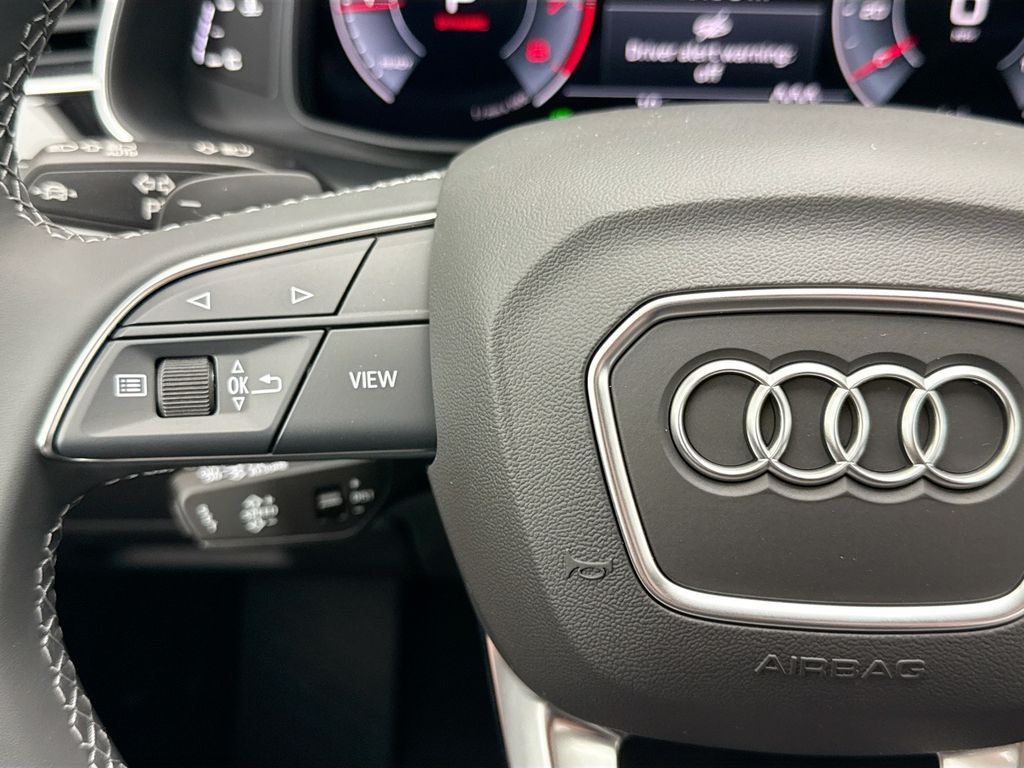 Thumbnail: 2026 Audi Q7 - 11