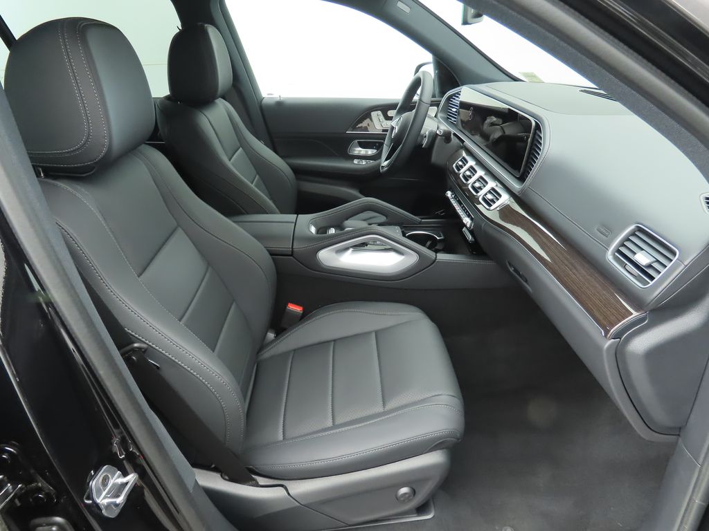 Thumbnail: 2025 Mercedes-Benz GLS - 20