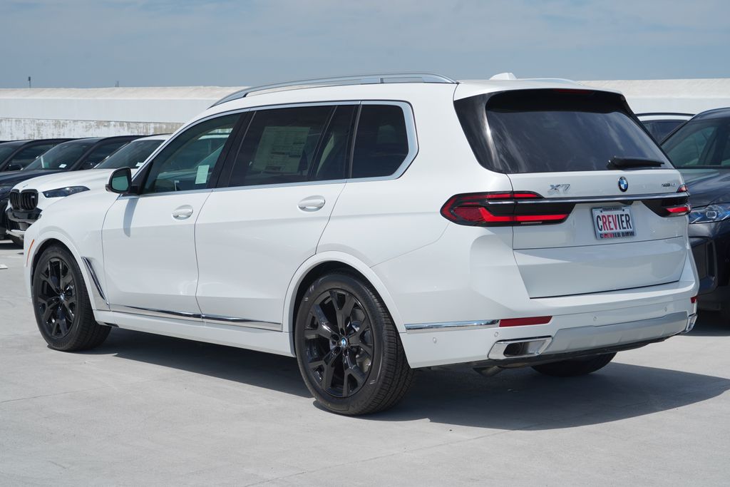 Thumbnail: 2027 BMW X7 - 7