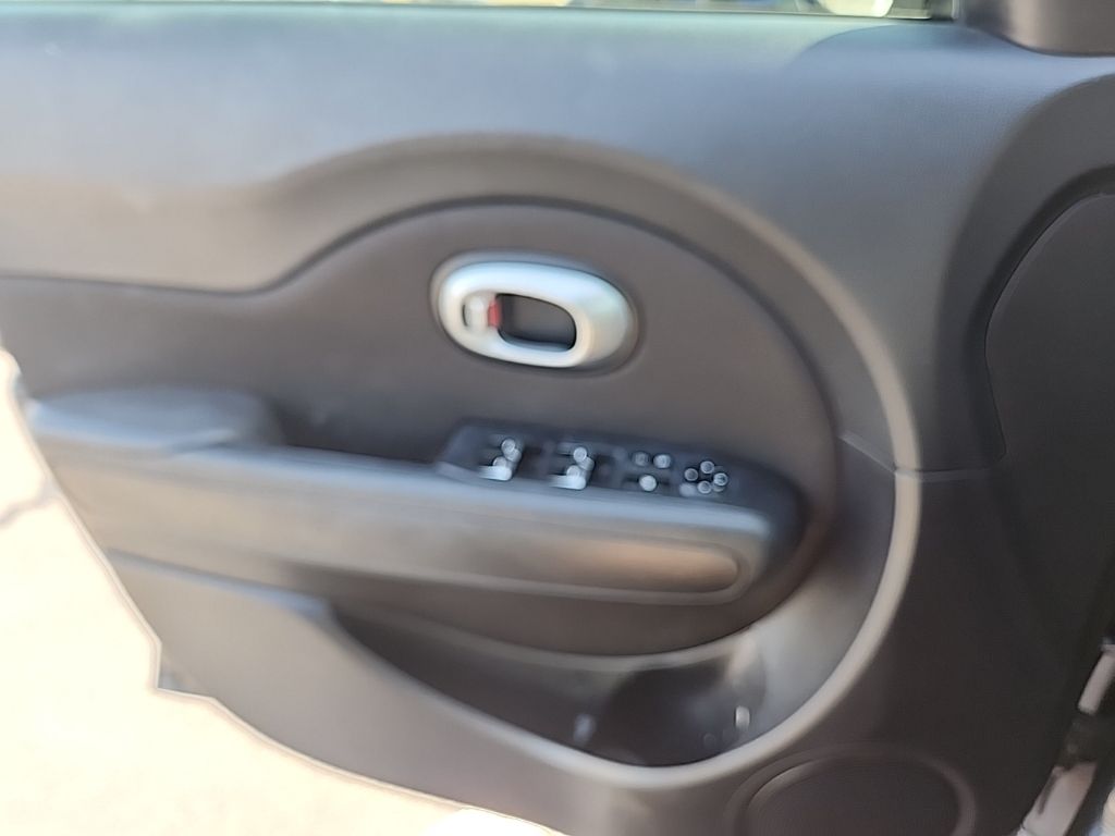 Thumbnail: 2017 Kia Soul - 5