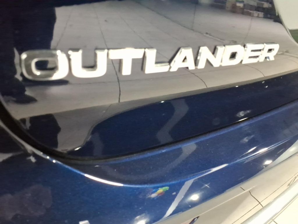 2026 Mitsubishi Outlander SE - Photo 8