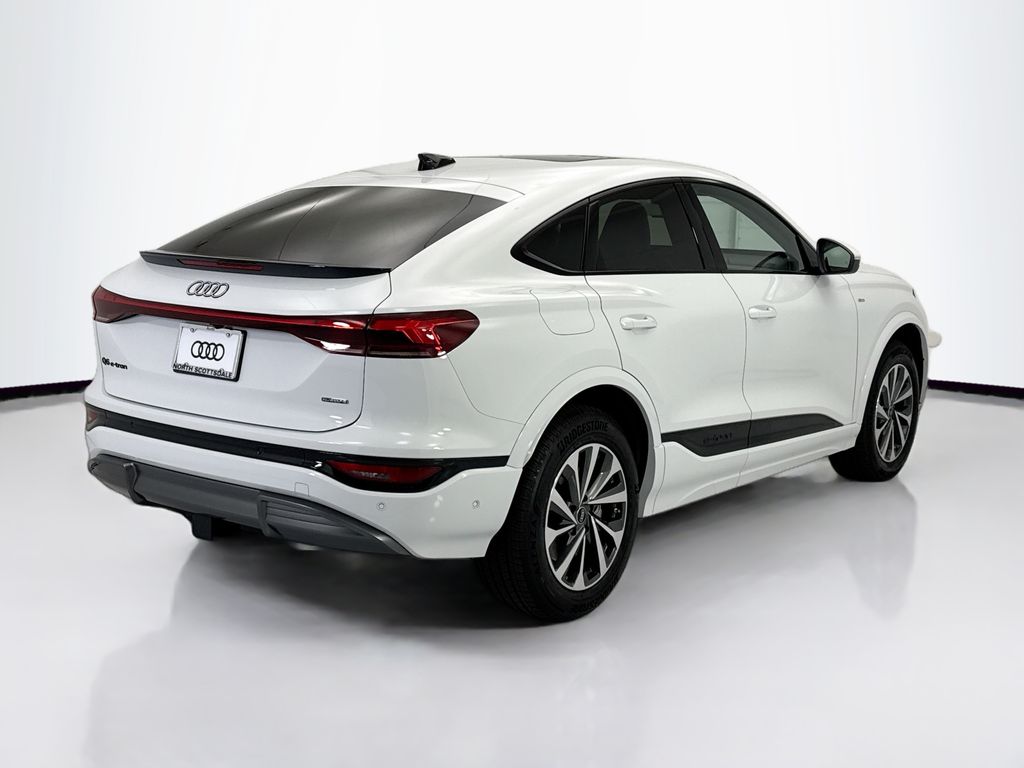 Thumbnail: 2027 Audi Q6 e-tron - 5