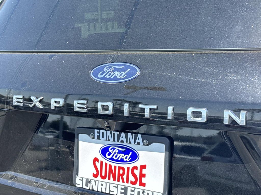 Used 2025 Ford Expedition Active 4D Sport Utility